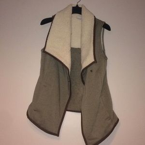 Tan fuzzy Columbia vest